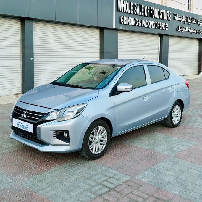 مستعملة Mitsubishi Attrage أنا فيس ليفت, 1.2 l, 2022 في في عمان, المسكات عنب طيب الشذا من AL IZZ CAR SHOWROOM، اللون فضي. مواصفات الخليج | AUTO.AE | إعلان #256249