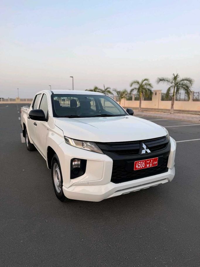 مستعملة Mitsubishi L200 فيس ليفت V, 2.4 l, 2021 في في عمان, المسكات عنب طيب الشذا من 111 motors، اللون أبيض. مواصفات الخليج | AUTO.AE | إعلان #250667