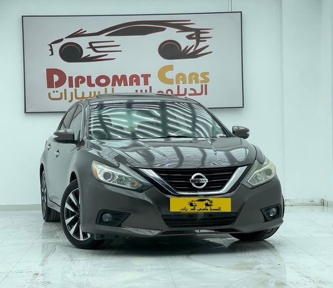 Подержанный Nissan Altima V (L33) Рестайлинг, 2.5 л, 2017 в Оман, Маскат от DIPLOMAT CARS Серый цвет.  | AUTO.AE | Объявление #249986