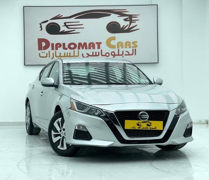 مستعملة Nissan Altima السادس (L34), 2.5 l, 2020 في في عمان, المسكات عنب طيب الشذا من DIPLOMAT CARS، اللون أبيض.  | AUTO.AE | إعلان #250397