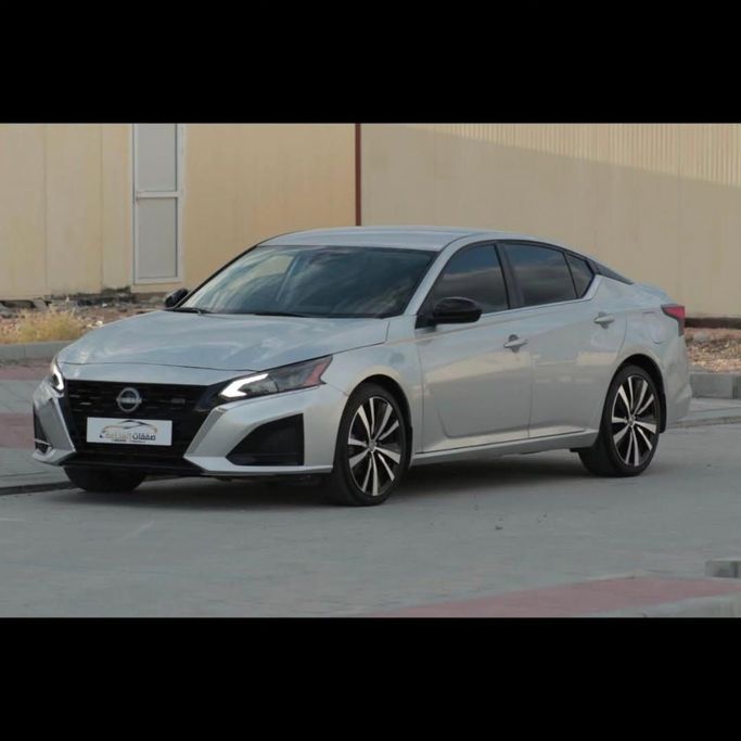 Подержанный Nissan Altima VI (L34) Рестайлинг, 2.5 л, 2022 в Оман, Маскат от SAFAKAT AL FAKAMA Серый цвет.  | AUTO.AE | Объявление #250498