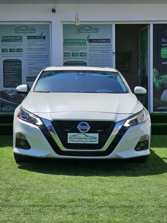 مستعملة Nissan Altima السادس (L34), 2.5 l, 2020 في في عمان, المسكات عنب طيب الشذا من AL HOSNI MOTORS، اللون أبيض.  | AUTO.AE | إعلان #251372