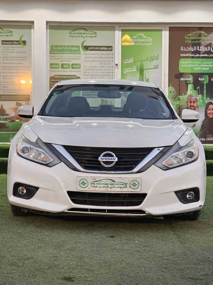 Подержанный Nissan Altima V (L33) Рестайлинг, 2.5 л, 2018 в Оман, Маскат от AL HOSNI MOTORS Белый цвет.  | AUTO.AE | Объявление #251387