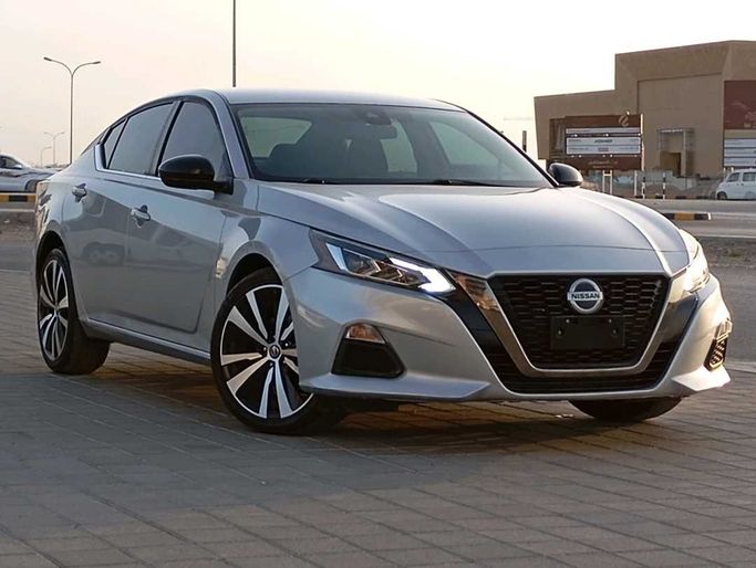 مستعملة Nissan Altima السادس (L34), 2.5 l, 2020 في في عمان, المسكات عنب طيب الشذا من PLATINUM CARS، اللون فضي.  | AUTO.AE | إعلان #253074