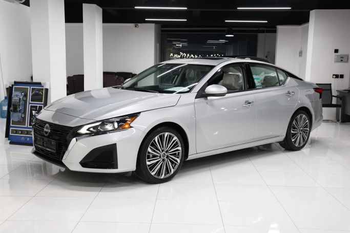 جديدة Nissan Altima فيس ليفت السادس (L34), 2.5 l, 2026 في في عمان, المسكات عنب طيب الشذا من BOULEVARD CARS، اللون فضي. مواصفات الخليج | AUTO.AE | إعلان #253318