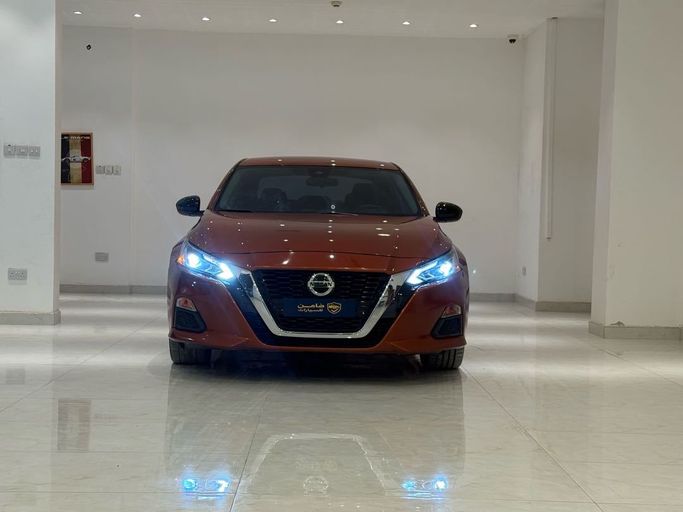 مستعملة Nissan Altima السادس (L34), 2.5 l, 2022 في في عمان, المسكات عنب طيب الشذا من Damin Motors، اللون برتقالي. المواصفات الأمريكية | AUTO.AE | إعلان #255543