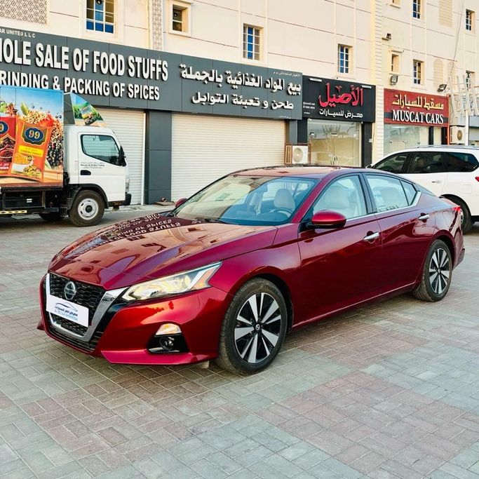 Подержанный Nissan Altima VI (L34), 2.5 л, 2020 в Оман, Маскат от AL IZZ CAR SHOWROOM Красный цвет. GCC | AUTO.AE | Объявление #256245