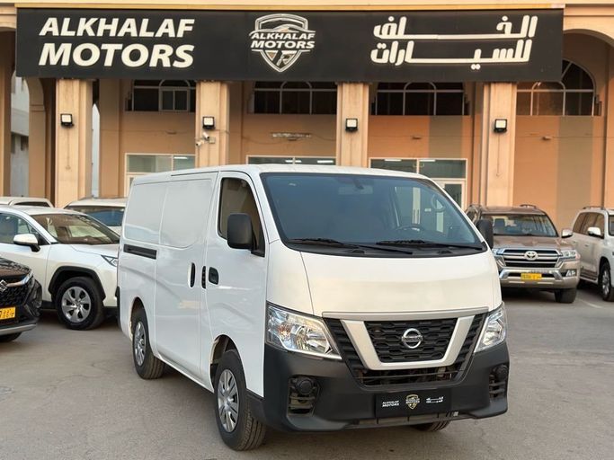مستعملة Nissan NV350 Caravan أنا فيس ليفت, 2.5 l, 2021 في في عمان, المسكات عنب طيب الشذا من ALKHALAF MOTORS، اللون أبيض. مواصفات الخليج | AUTO.AE | إعلان #252486