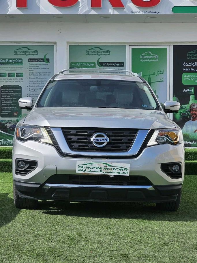 Подержанный Nissan Pathfinder IV Рестайлинг, 3.5 л, 2019 в Оман, Маскат от AL HOSNI MOTORS Серебристый цвет.  | AUTO.AE | Объявление #251308