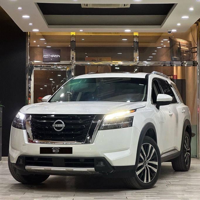 Подержанный Nissan Pathfinder V, 3.5 л, 2023 в Оман, Маскат от MASTER CARS Белый цвет.  | AUTO.AE | Объявление #257387