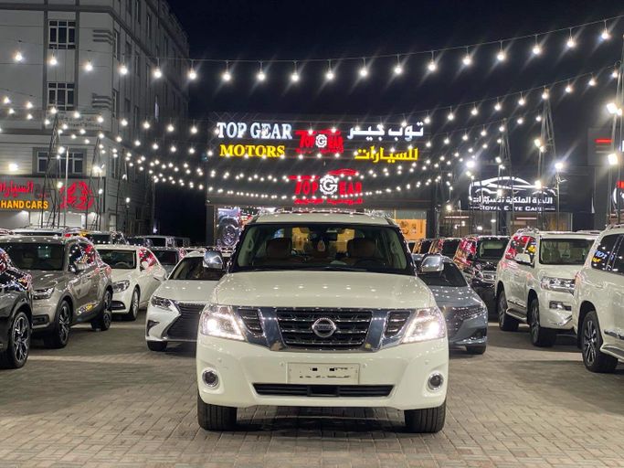 مستعملة Nissan Patrol عملية فيس ليفت VI (Y62) 2, 5.6 l, 2020 في في عمان, المسكات عنب طيب الشذا من TOP GEAR MOTORS، اللون أبيض.  | AUTO.AE | إعلان #250830