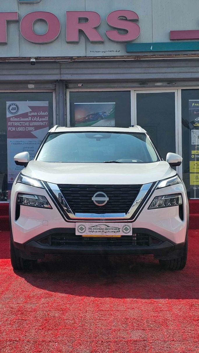 Подержанный Nissan Rogue III, 2.5 л, 2021 в Оман, Маскат от AL HOSNI MOTORS Белый цвет.  | AUTO.AE | Объявление #251295