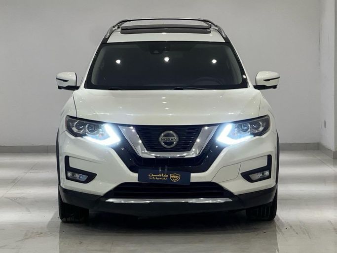 مستعملة Nissan Rogue فيس ليفت الثاني, 2.5 l, 2019 في في عمان, المسكات عنب طيب الشذا من Damin Motors، اللون أبيض. مواصفات الخليج | AUTO.AE | إعلان #255589