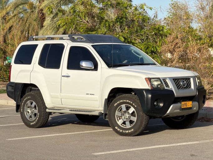 Подержанный Nissan Xterra II Рестайлинг, 4.0 л, 2011 в Оман, Маскат от AL ASEEL CARS Белый цвет.  | AUTO.AE | Объявление #253160