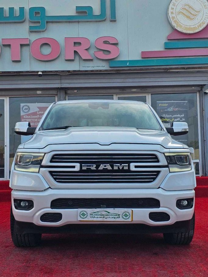 Подержанный RAM 1500 Crew Cab eTorque V, 5.7 л, 2022 в Оман, Маскат от AL HOSNI MOTORS Белый цвет.  | AUTO.AE | Объявление #251390