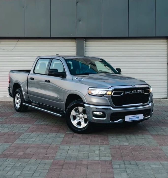 Новый RAM 1500 Crew Cab V Рестайлинг, 3.0 л, 2025 в Оман, Маскат от AL IZZ CAR SHOWROOM Серый цвет. GCC | AUTO.AE | Объявление #256170