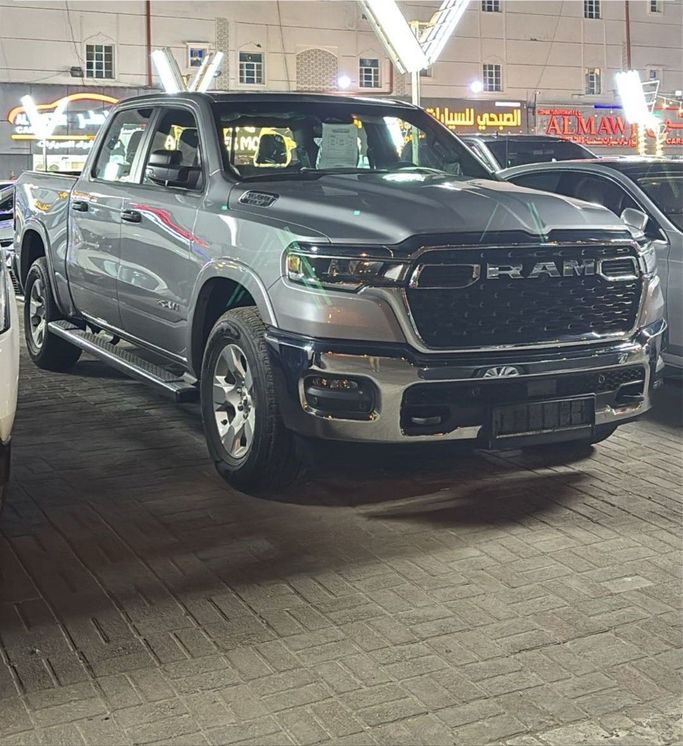 Новый RAM 1500 Crew Cab V Рестайлинг, 3.0 л, 2025 в Оман, Маскат от AL IZZ CAR SHOWROOM Серебристый цвет. Other | AUTO.AE | Объявление #256228