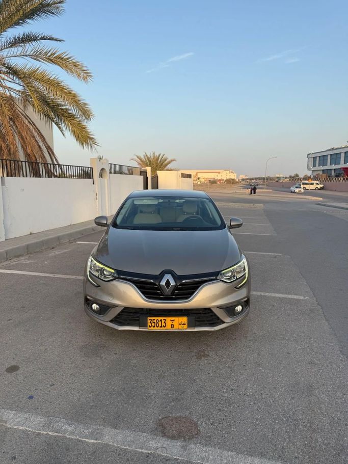 Подержанный Renault Megane IV, 1.6 л, 2020 в Оман, Маскат от AL MOUJ CARS Золотистый цвет. GCC | AUTO.AE | Объявление #251677