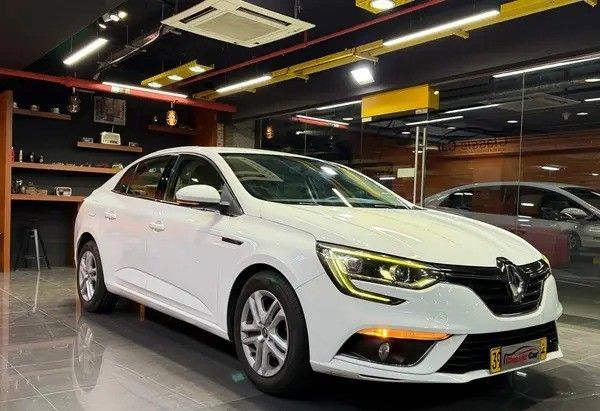 Подержанный Renault Megane IV, 1.3 л, 2019 в Оман, Маскат от CLASSIC CAR Белый цвет. GCC | AUTO.AE | Объявление #253342