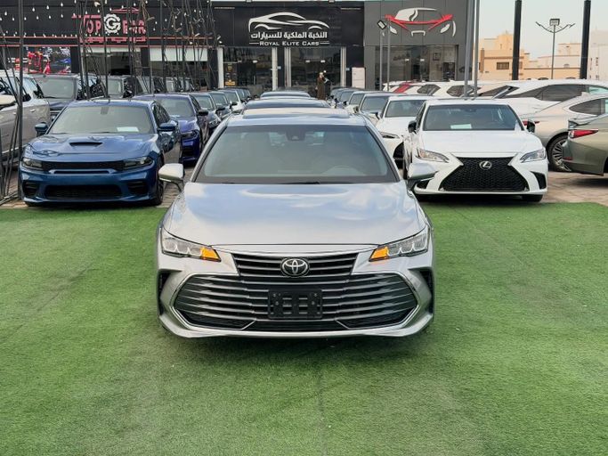 مستعملة Toyota Avalon V, 2.5 l, 2022 في في عمان, المسكات عنب طيب الشذا من ROYAL ELITE CARS، اللون فضي. مواصفات الخليج | AUTO.AE | إعلان #250133