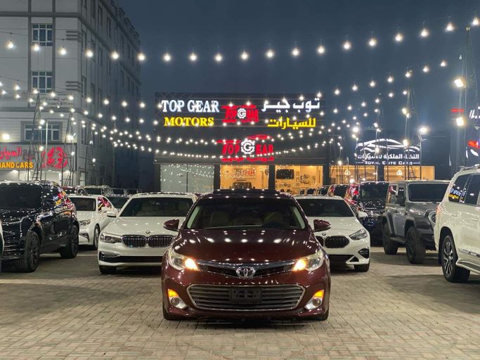 مستعملة Toyota Avalon فيس ليفت IV, 3.5 l, 2015 في في عمان, المسكات عنب طيب الشذا من TOP GEAR MOTORS، اللون خمري.  | AUTO.AE | إعلان #250542