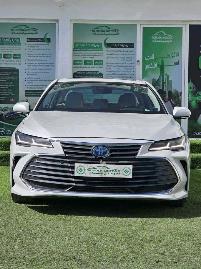 مستعملة Toyota Avalon V, 2.5 l, 2019 في في عمان, المسكات عنب طيب الشذا من AL HOSNI MOTORS، اللون أبيض.  | AUTO.AE | إعلان #251137