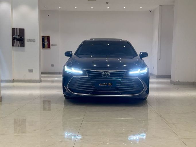 مستعملة Toyota Avalon V, 3.5 l, 2020 في في عمان, المسكات عنب طيب الشذا من Damin Motors، اللون رمادي. المواصفات الأمريكية | AUTO.AE | إعلان #255544