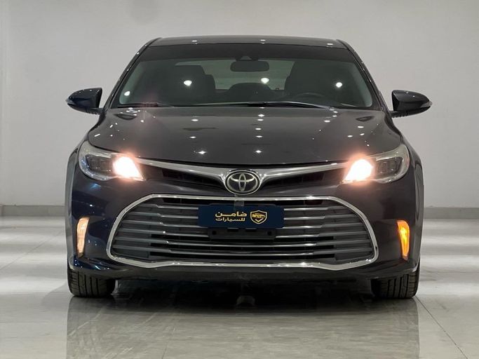 Подержанный Toyota Avalon IV Рестайлинг, 3.5 л, 2018 в Оман, Маскат от Damin Motors Серый цвет. Американская | AUTO.AE | Объявление #255598