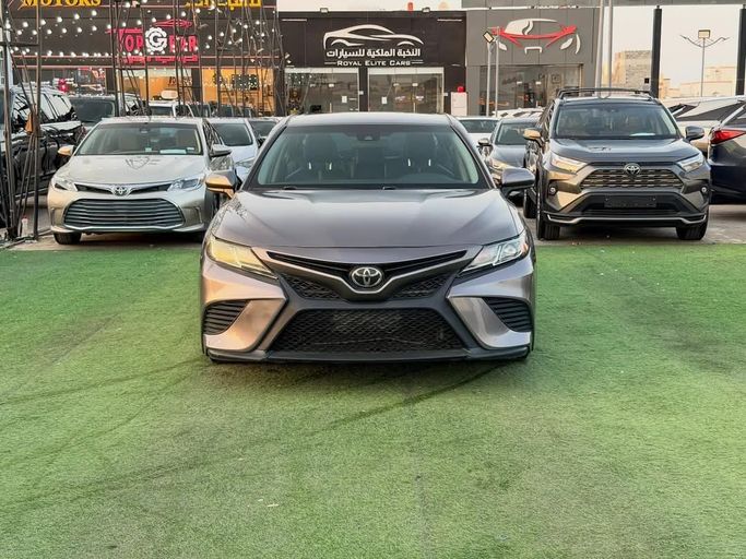 مستعملة Toyota Camry عملية فيس ليفت VIII (XV70), 2.5 l, 2020 في في عمان, المسكات عنب طيب الشذا من ROYAL ELITE CARS، اللون رمادي. مواصفات الخليج | AUTO.AE | إعلان #250058
