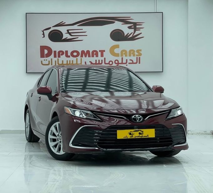 مستعملة Toyota Camry عملية فيس ليفت VIII (XV70), 2.0 l, 2021 في في عمان, المسكات عنب طيب الشذا من DIPLOMAT CARS، اللون خمري. المواصفات الأمريكية | AUTO.AE | إعلان #250162
