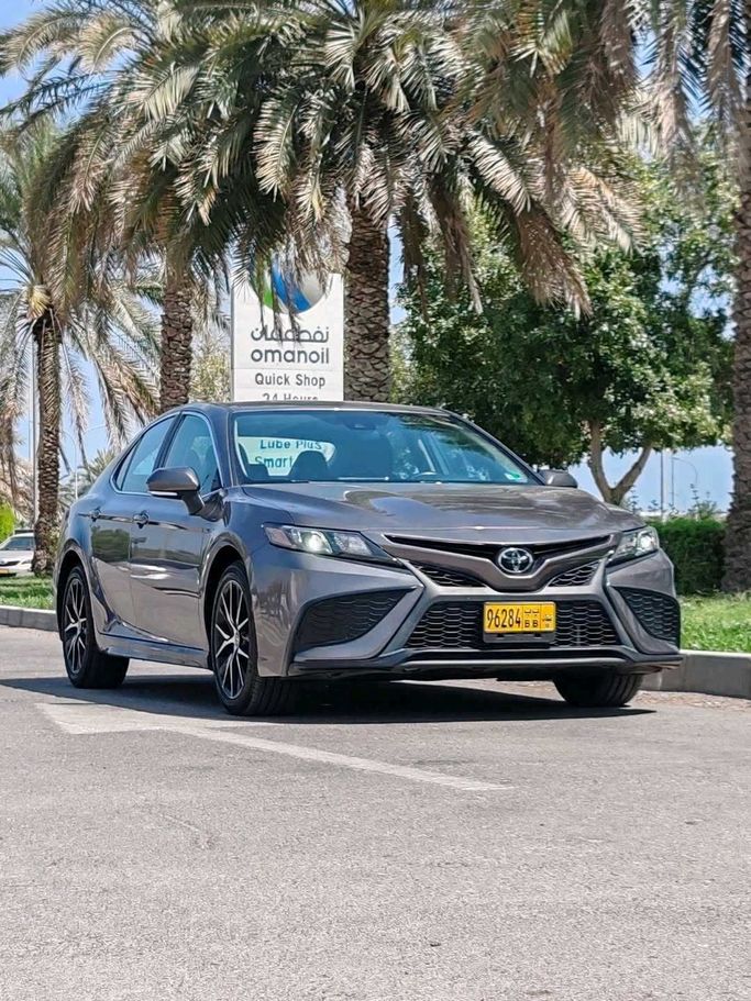 مستعملة Toyota Camry عملية فيس ليفت VIII (XV70), 2.5 l, 2023 في في عمان, المسكات عنب طيب الشذا من AL SUBHI USED CARS، اللون رمادي. المواصفات الأمريكية | AUTO.AE | إعلان #251560
