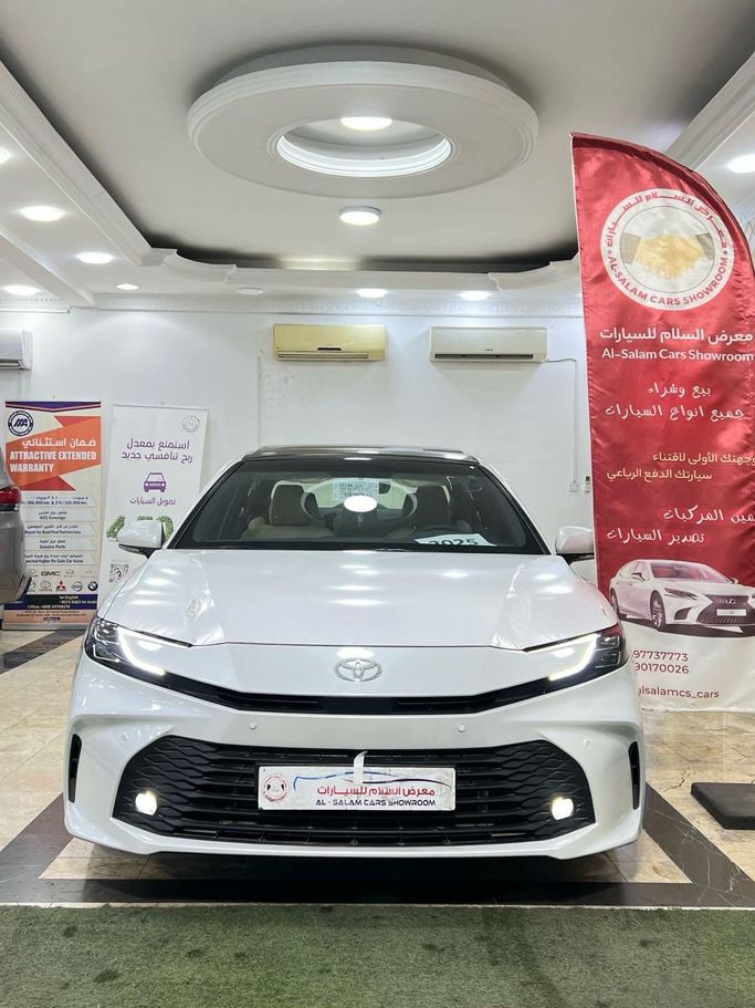 New Toyota Camry IX (XV80), 2.5 l, 2025 in Oman, Muscat by AL SALAM CARS SHOWROOM, White color. GCC Specs | AUTO.AE | Listing #253652