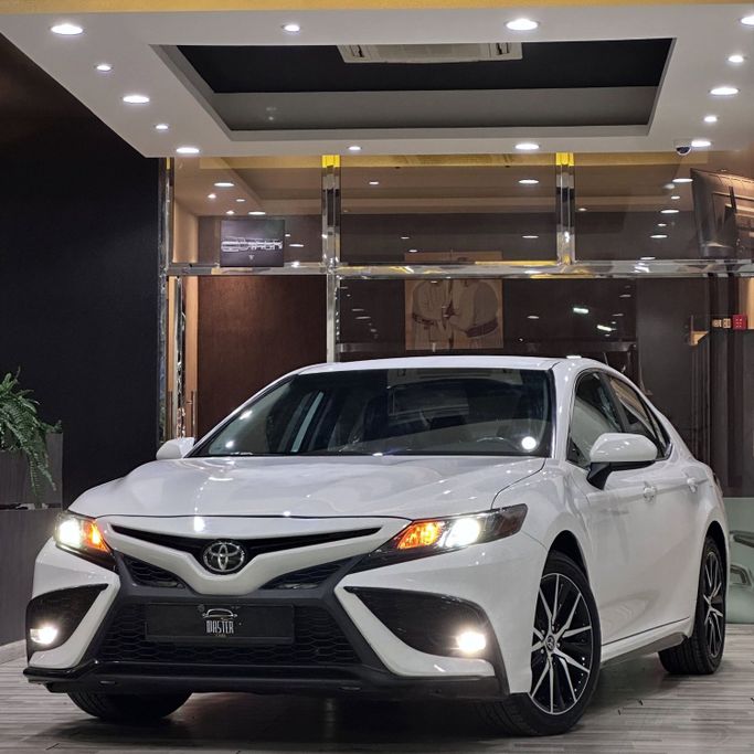 Подержанный Toyota Camry VIII (XV70) Рестайлинг, 2.5 л, 2021 в Оман, Маскат от MASTER CARS Белый цвет.  | AUTO.AE | Объявление #254832