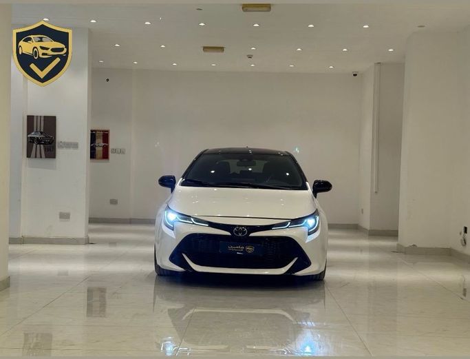 مستعملة Toyota Corolla XII (E210), 2.0 l, 2019 في في عمان, المسكات عنب طيب الشذا من Damin Motors، اللون أبيض.  | AUTO.AE | إعلان #255535