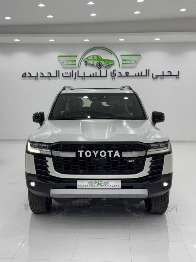 Новый Toyota Land Cruiser Twin Turbo 300 Series, 3.5 л, 2025 в Оман, Маскат от YAHYA AL SAADI Белый цвет. GCC | AUTO.AE | Объявление #251832