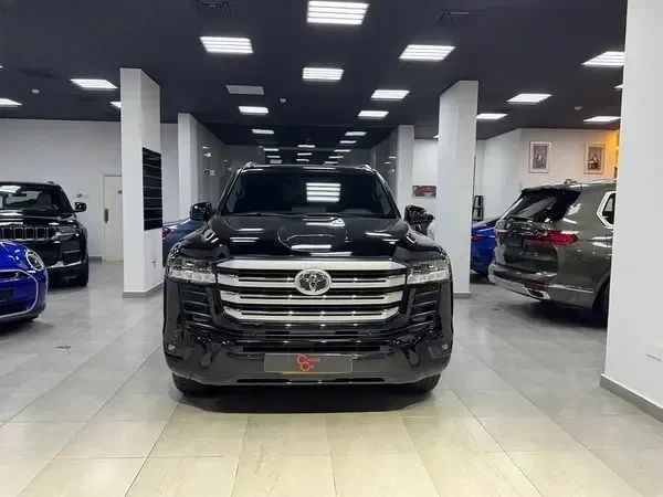 Подержанный Toyota Land Cruiser Twin Turbo 300 Series, 3.5 л, 2023 в Оман, Маскат от CLASSIC CAR Черный цвет. GCC | AUTO.AE | Объявление #254332
