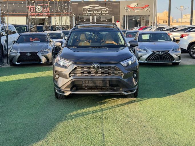 مستعملة Toyota RAV4 V (XA50), 2.5 l, 2019 في في عمان, المسكات عنب طيب الشذا من ROYAL ELITE CARS، اللون رمادي. مواصفات الخليج | AUTO.AE | إعلان #250101