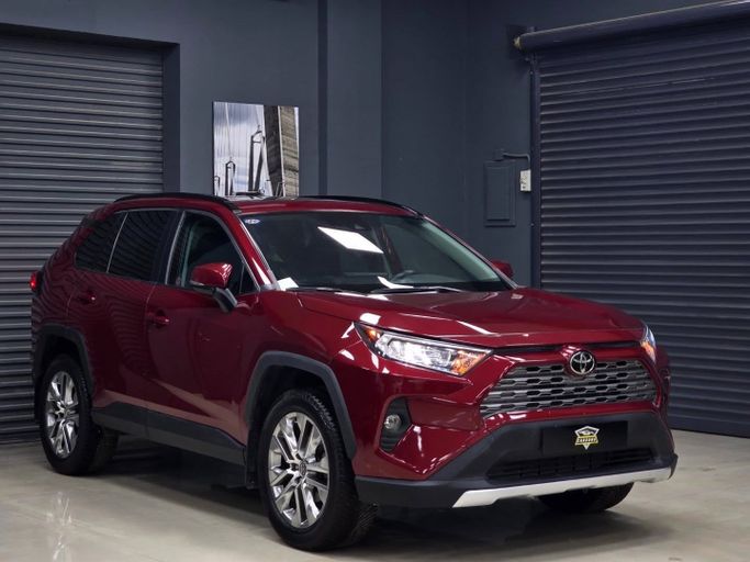 Подержанный Toyota RAV4 V (XA50), 2.5 л, 2020 в Оман, Маскат от CARZONE Красный цвет. Other | AUTO.AE | Объявление #250332