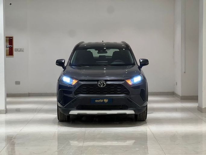 Подержанный Toyota RAV4 V (XA50), 2.5 л, 2020 в Оман, Маскат от Damin Motors Серый цвет.  | AUTO.AE | Объявление #255186
