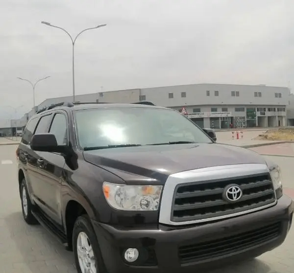 Used Toyota Sequoia II, 5.7 l, 2017 in Oman, Muscat by Al Dhabi Motors, Black color. American Specs | AUTO.AE