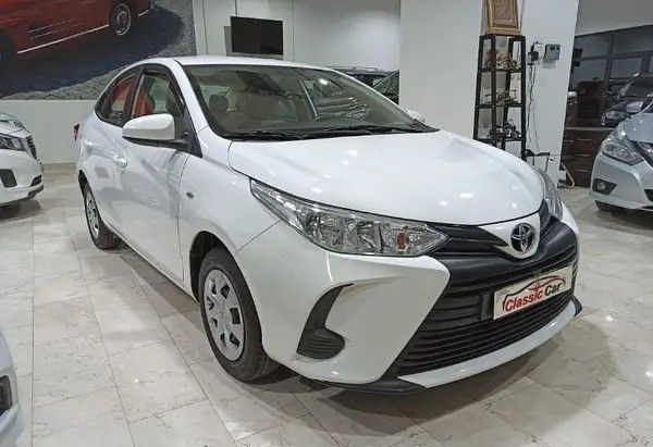 Подержанный Toyota Yaris XP150 Рестайлинг, 1.5 л, 2022 в Оман, Маскат от CLASSIC CAR Белый цвет. GCC | AUTO.AE | Объявление #252936