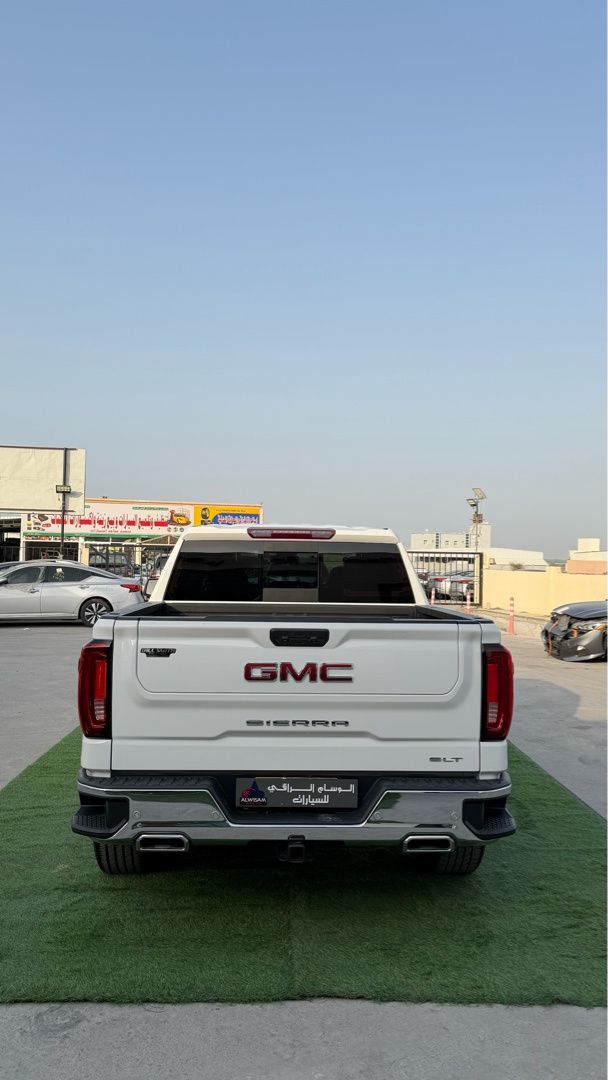 Подержанный GMC Sierra IV (K2XX), 5.3 л, 2022 в Оман, Сохар от الوسام الراقي Белый цвет. Американская | AUTO.AE | Объявление #267946