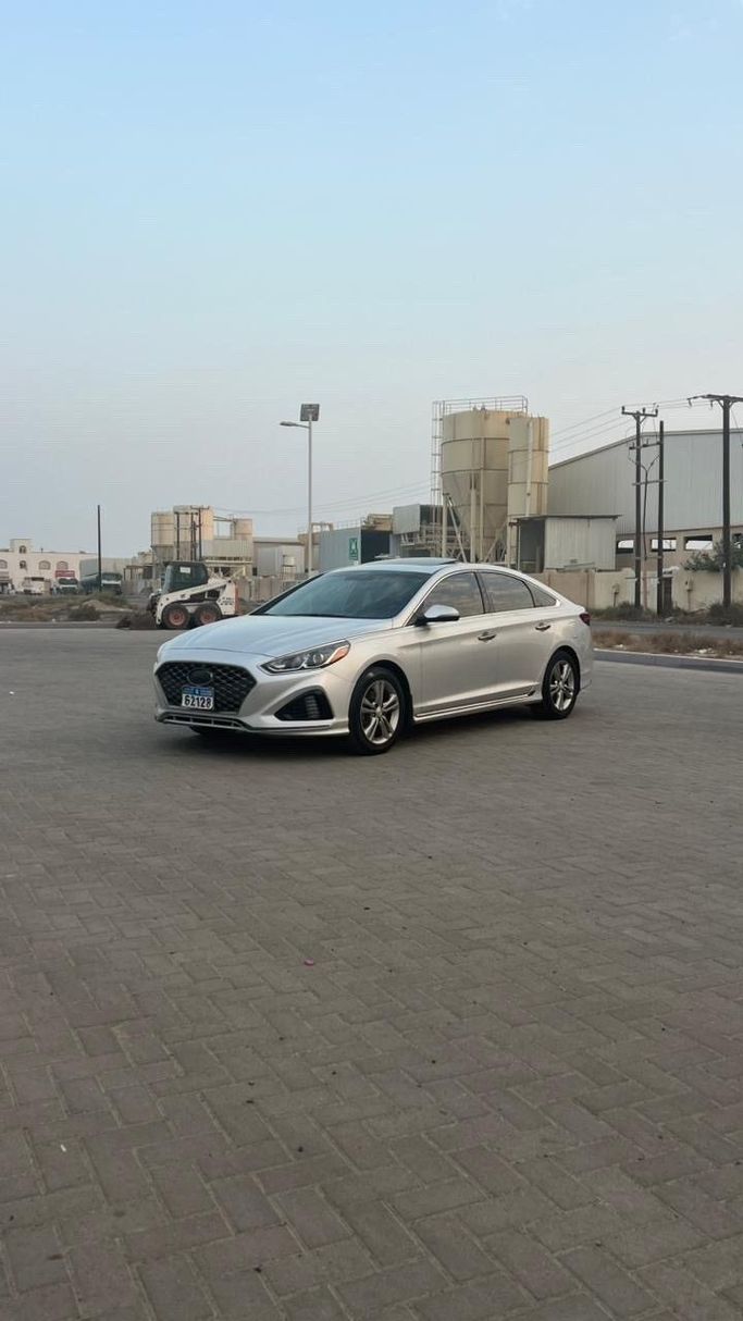 Подержанный Hyundai Sonata VII (LF) Рестайлинг, 2.0 л, 2018 в Оман, Сохар от CRYSTAL CARS Серебристый цвет. GCC | AUTO.AE | Объявление #254697