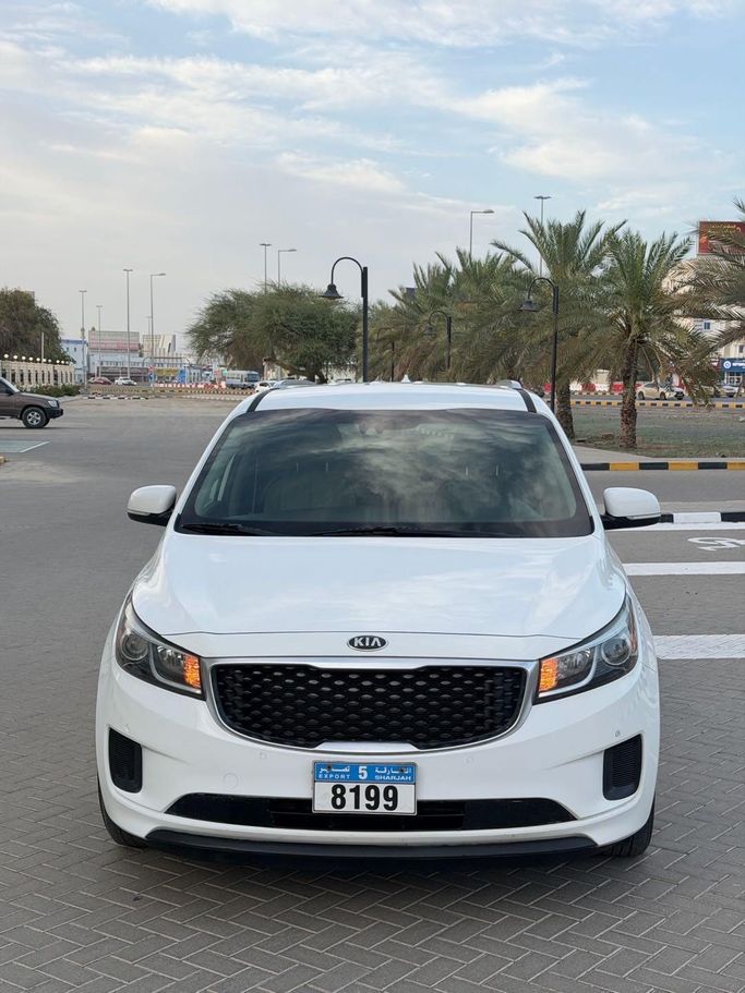 مستعملة Kia Sedona ثالثاً, 3.3 l, 2018 في في عمان, صحار من CRYSTAL CARS، اللون أبيض. مواصفات الخليج | AUTO.AE | إعلان #254682