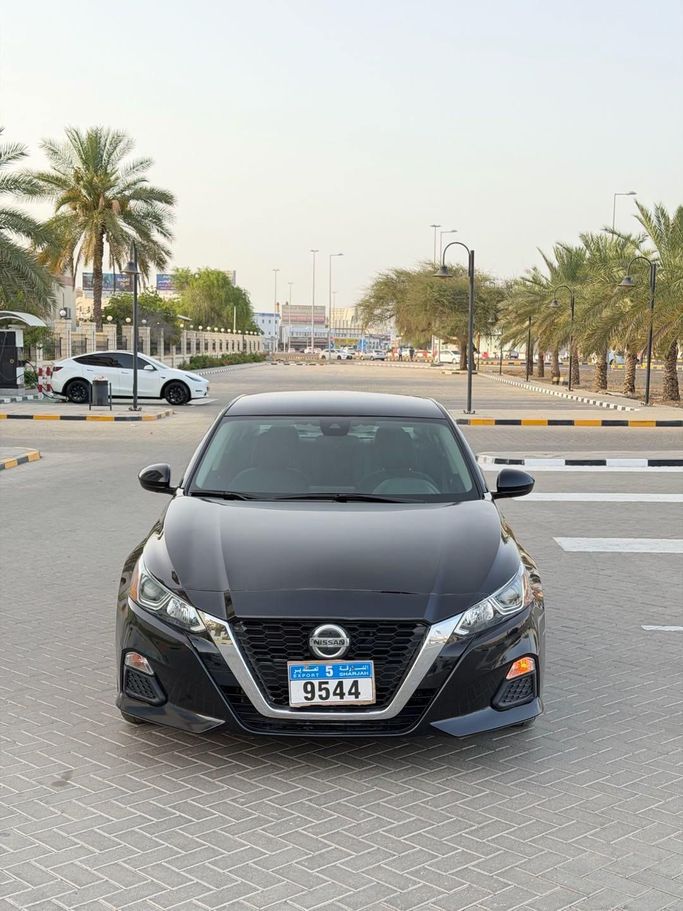 مستعملة Nissan Altima السادس (L34), 2.5 l, 2021 في في عمان, صحار من CRYSTAL CARS، اللون أسود. مواصفات الخليج | AUTO.AE | إعلان #254678