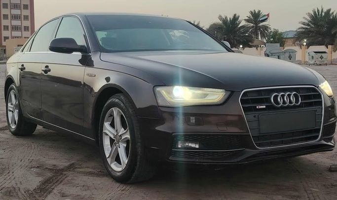 جديدة ⁦Audi A4 عملية فيس ليفت IV (B8)، 2.0 l، 2015⁩ في في الإمارات, رأس الخيمة، اللون بني. مواصفات الخليج | AUTO.AE | إعلان #287471