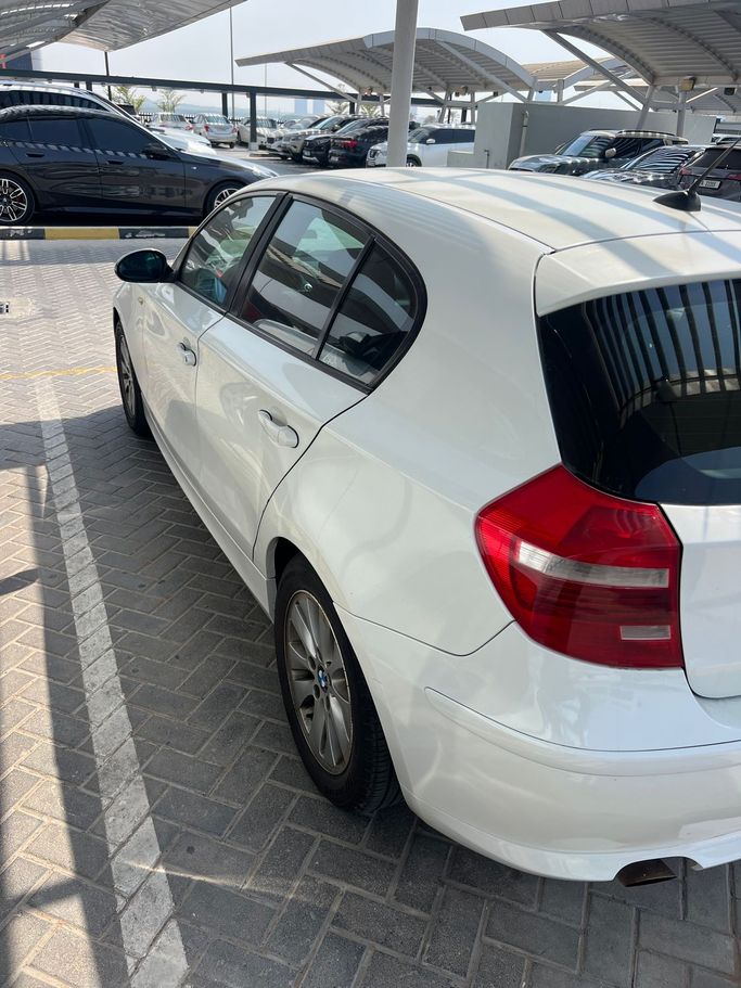 Подержанный BMW 1 Series I (E81/E82/E87/E88) Рестайлинг, 2.0 л, 2009 в Рас-эль-Хайме Белый цвет. GCC | AUTO.AE