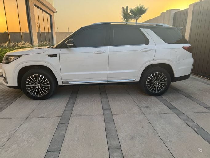 Used Changan UNI-K, 2.0 l, 2022 in Ras Al Khaimah, White color. GCC Specs | AUTO.AE