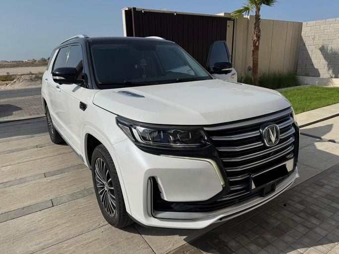 Used Changan UNI-K, 2.0 l, 2022 in Ras Al Khaimah, White color. GCC Specs | AUTO.AE
