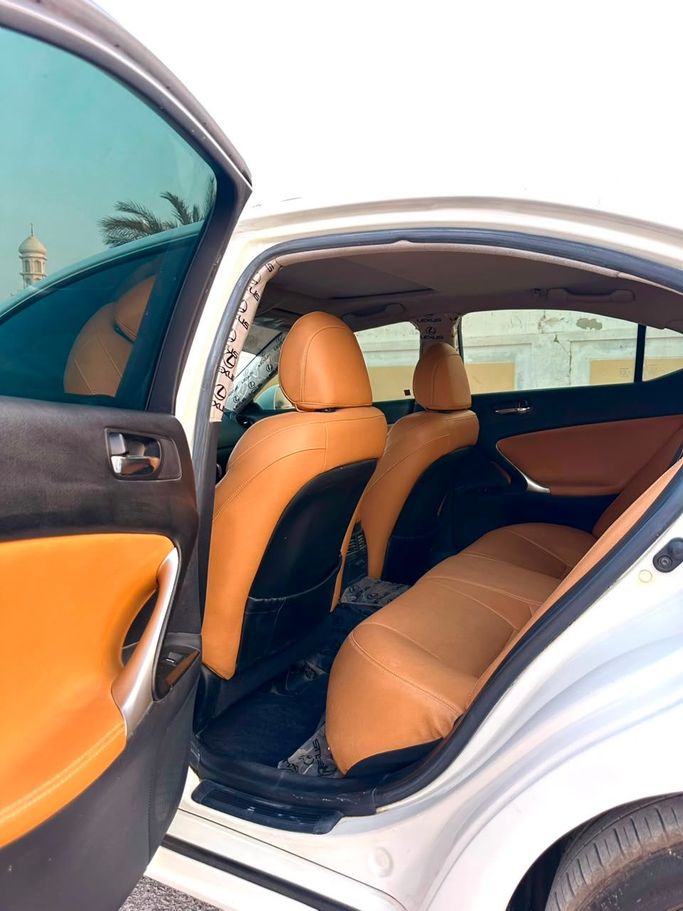 مستعملة Lexus IS 250 فيس ليفت الثاني, 2.5 l, 2009 في في رأس الخيمة، اللون أبيض. المواصفات الأمريكية | AUTO.AE | إعلان #273096